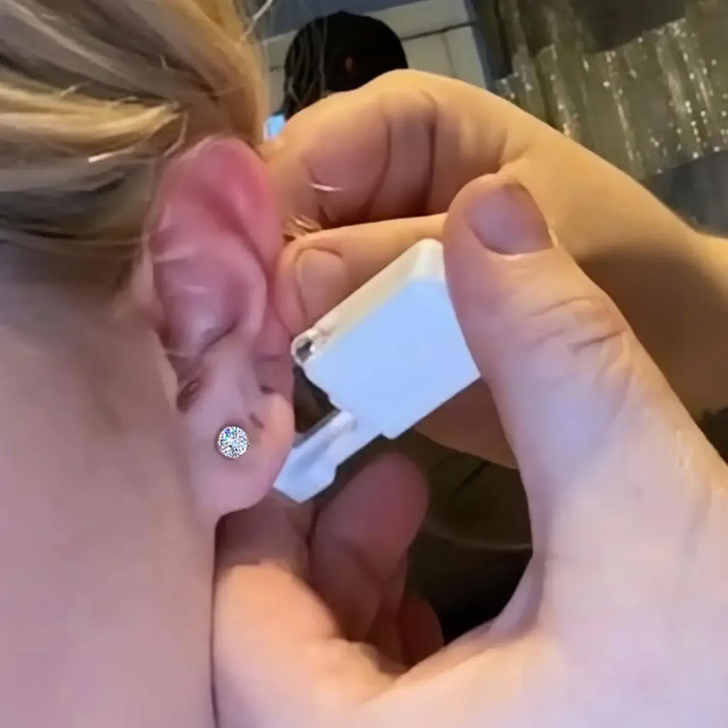เครื่องเจาะหูแบบปลอดภัย สีขาว  - Body Jewelry Factory บทวิจารณ์และราคา